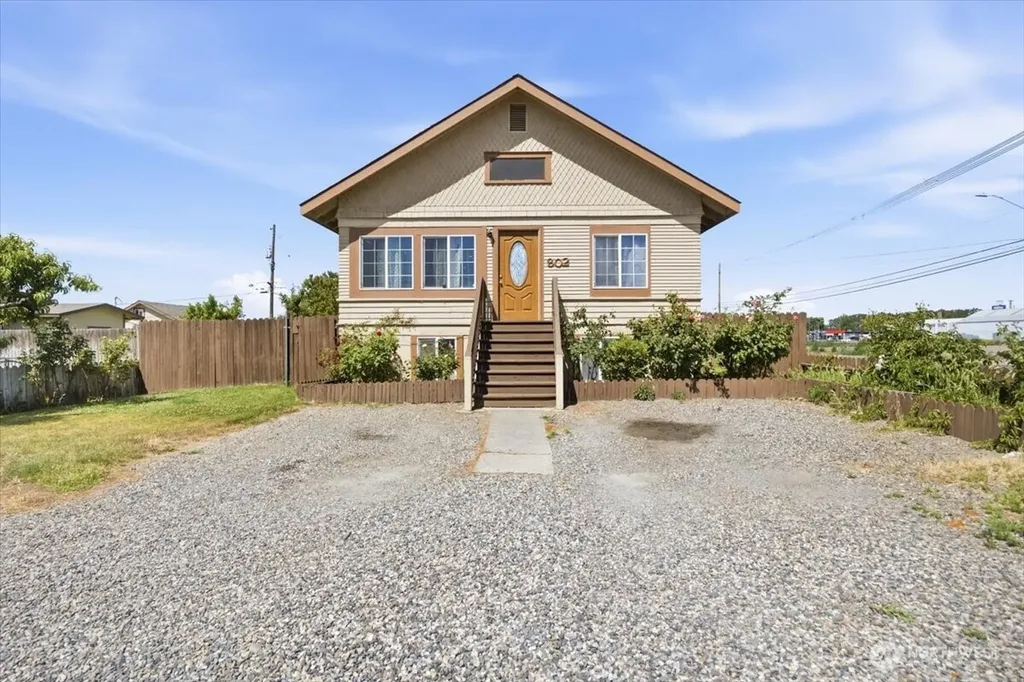 802 S 11th Avenue Pasco WA 99301
