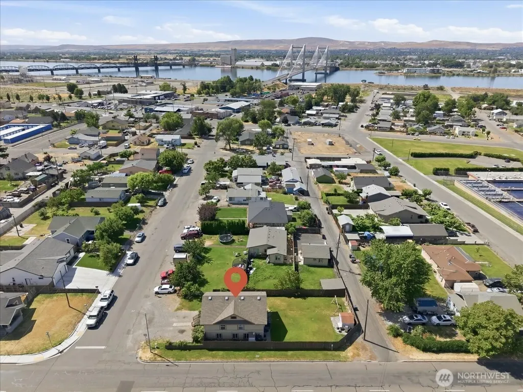 802 S 11th Avenue Pasco WA 99301