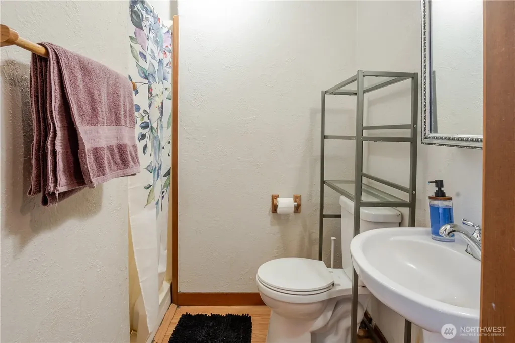 29601 131 Avenue SW Vashon WA 98070