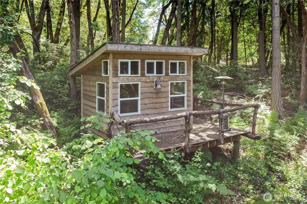 29601 131 Avenue SW Vashon WA 98070