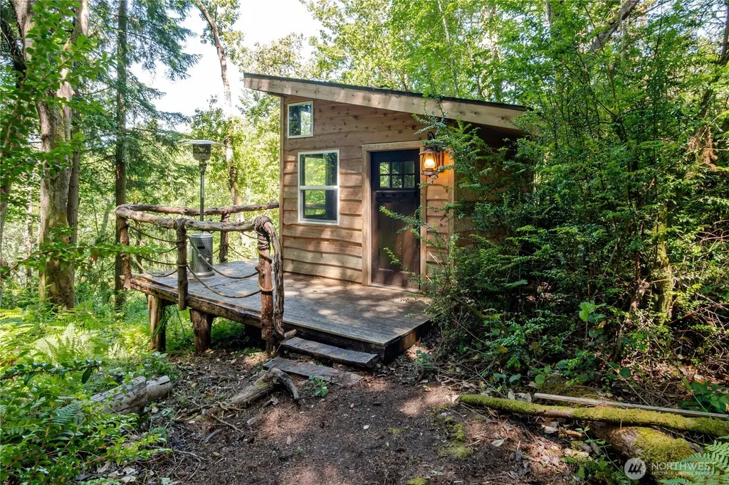 29601 131 Avenue SW Vashon WA 98070