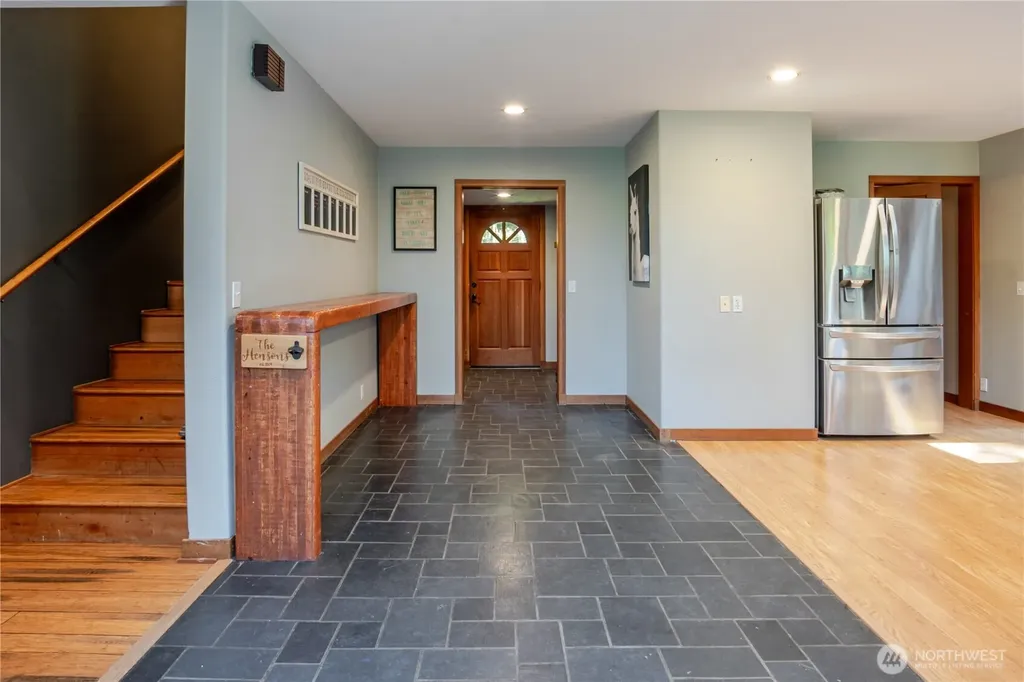 29601 131 Avenue SW Vashon WA 98070