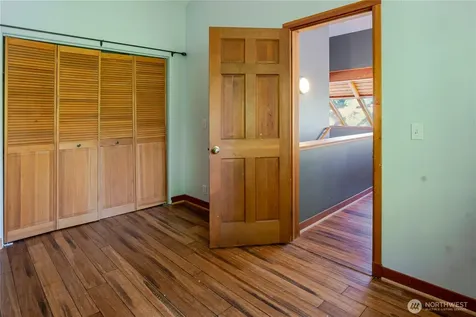 29601 131 Avenue SW Vashon WA 98070