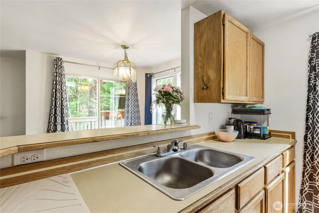 1800 NE John Carlson Road Bremerton WA 98311