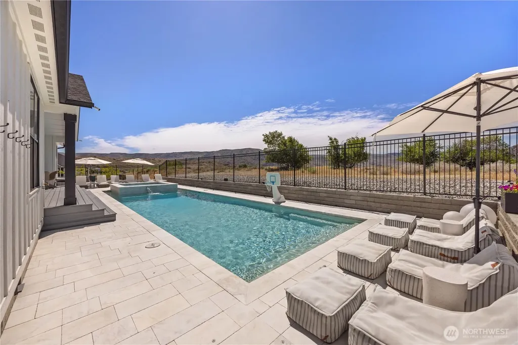 1118 Sunset Lane Chelan WA 98816