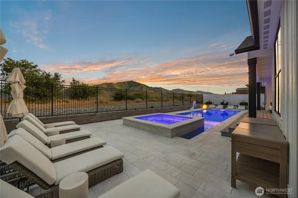 1118 Sunset Lane Chelan WA 98816