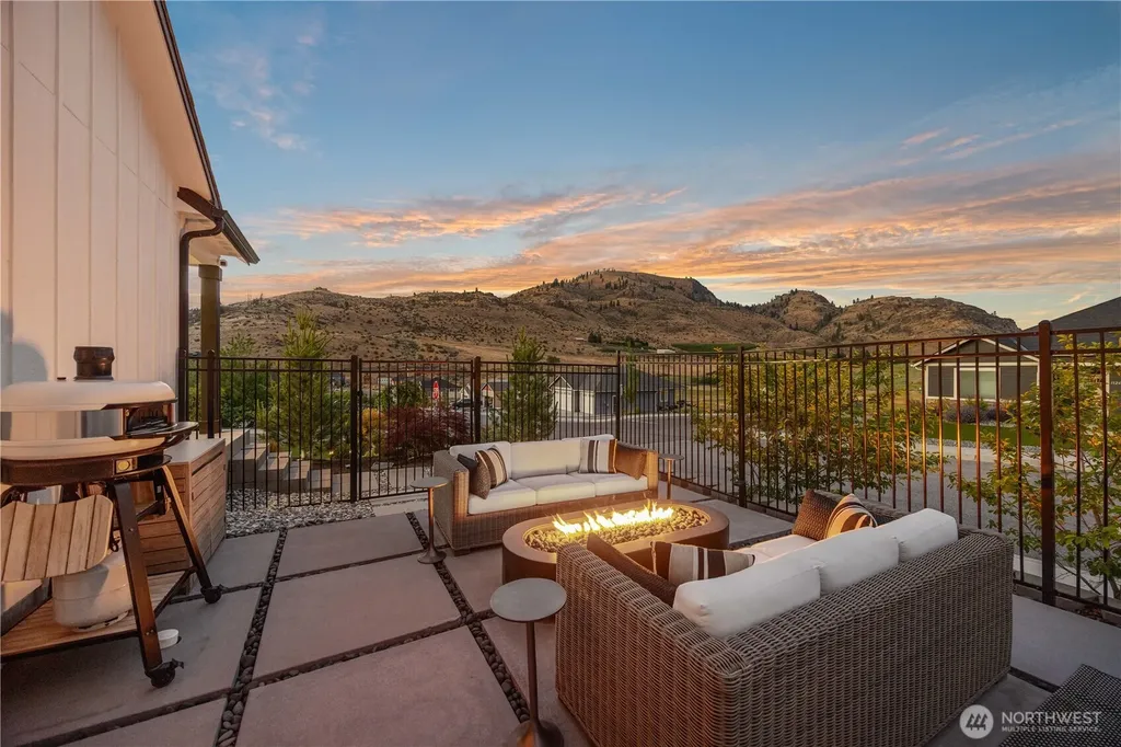1118 Sunset Lane Chelan WA 98816
