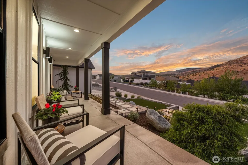 1118 Sunset Lane Chelan WA 98816