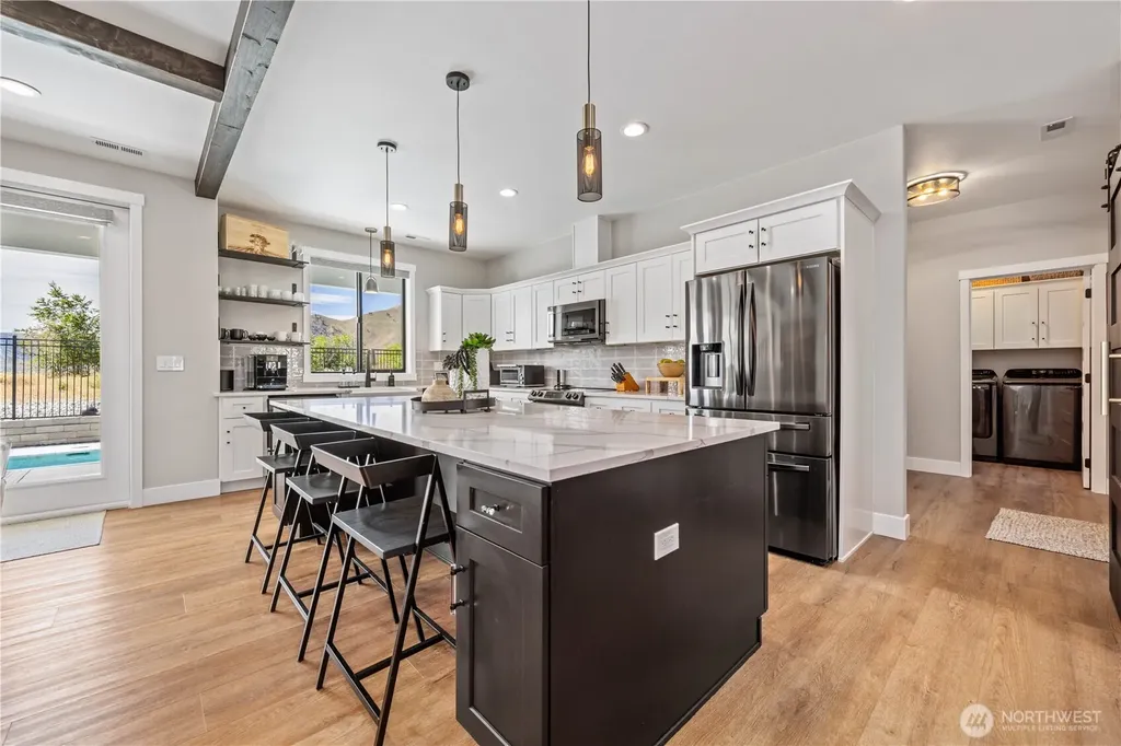 1118 Sunset Lane Chelan WA 98816