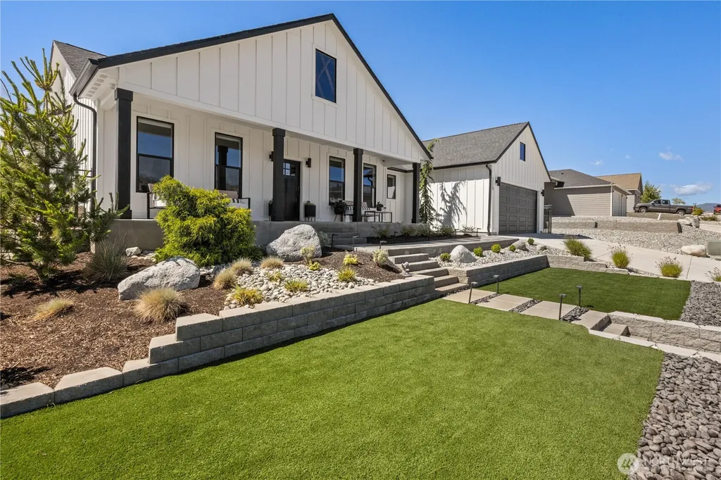 1118 Sunset Lane Chelan WA 98816