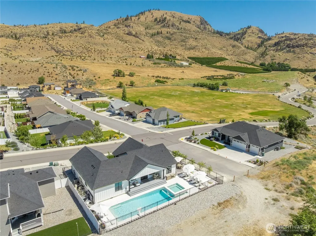 1118 Sunset Lane Chelan WA 98816