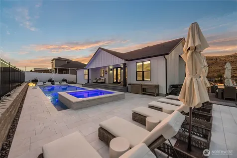 1118 Sunset Lane Chelan WA 98816