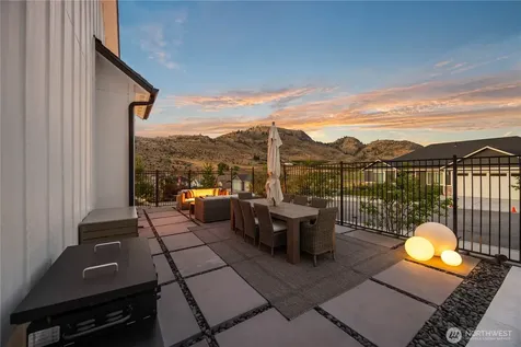 1118 Sunset Lane Chelan WA 98816