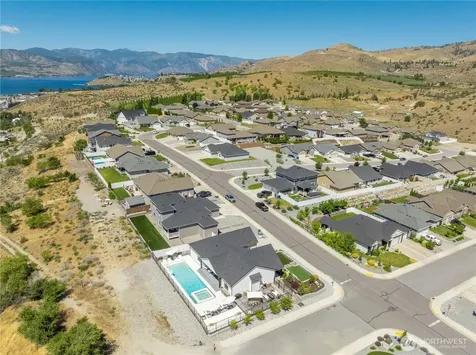 1118 Sunset Lane Chelan WA 98816