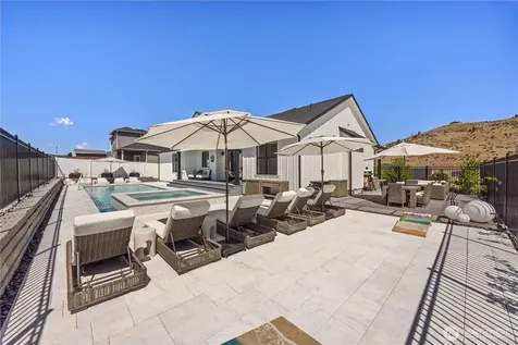 1118 Sunset Lane Chelan WA 98816