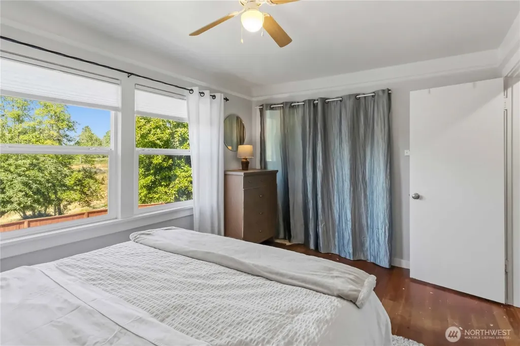 1921 Mt Brynion Road Kelso WA 98626
