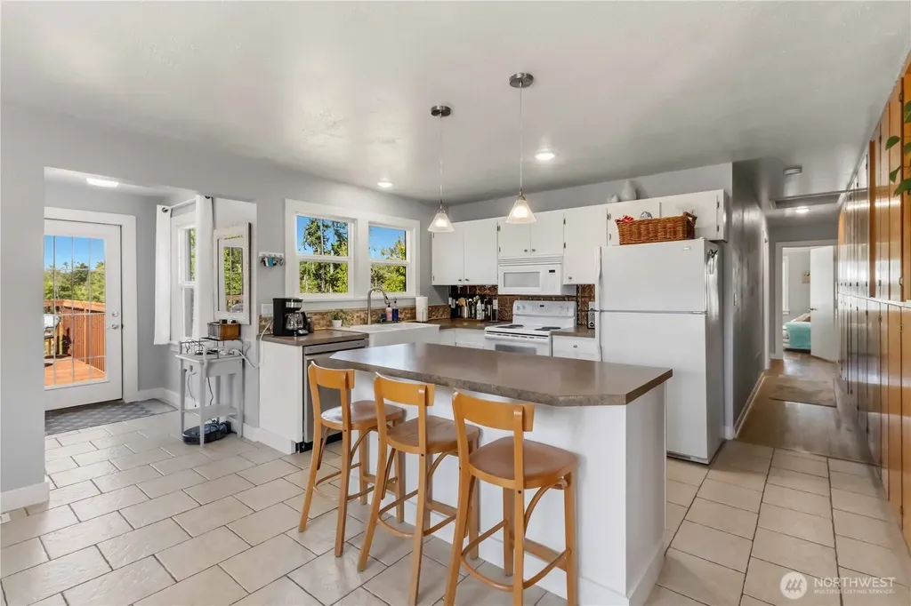 1921 Mt Brynion Road Kelso WA 98626