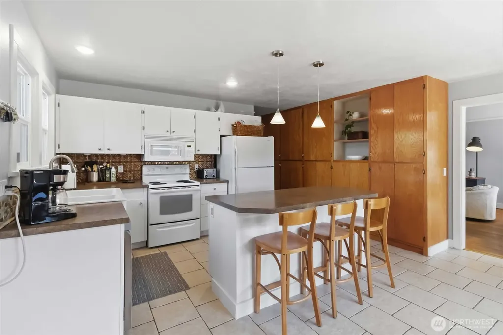 1921 Mt Brynion Road Kelso WA 98626