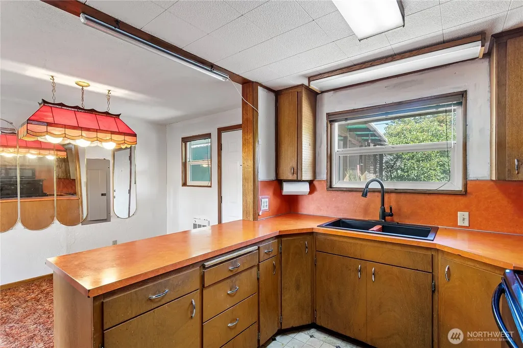 2410 NW 198th Street Shoreline WA 98177