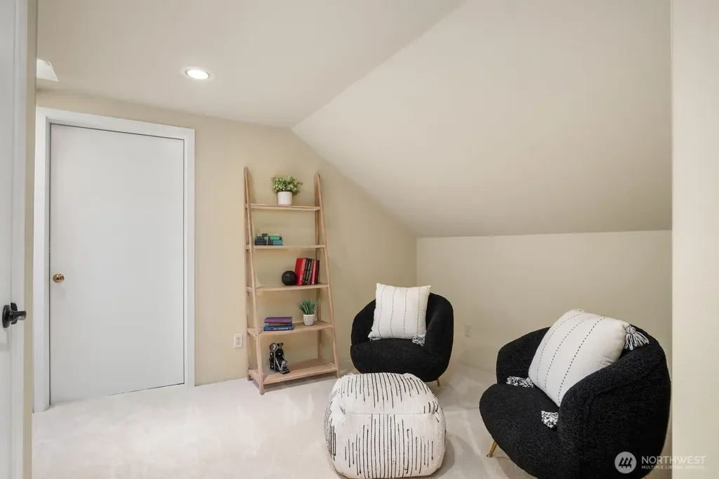 16 Bridlewood Circle Kirkland WA 98033
