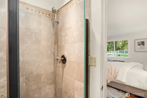 16 Bridlewood Circle Kirkland WA 98033