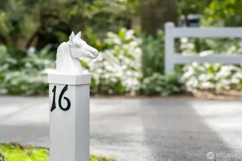 16 Bridlewood Circle Kirkland WA 98033