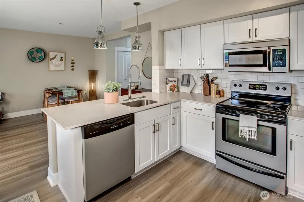 11415 Slater Avenue NE Kirkland WA 98033