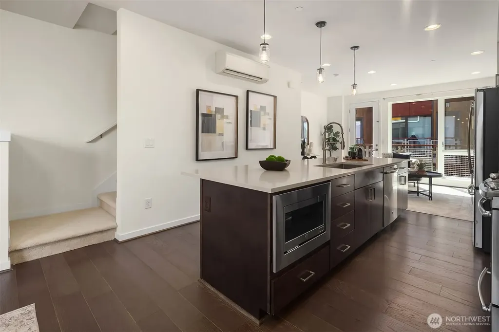 6546 32nd Avenue NE Seattle WA 98115