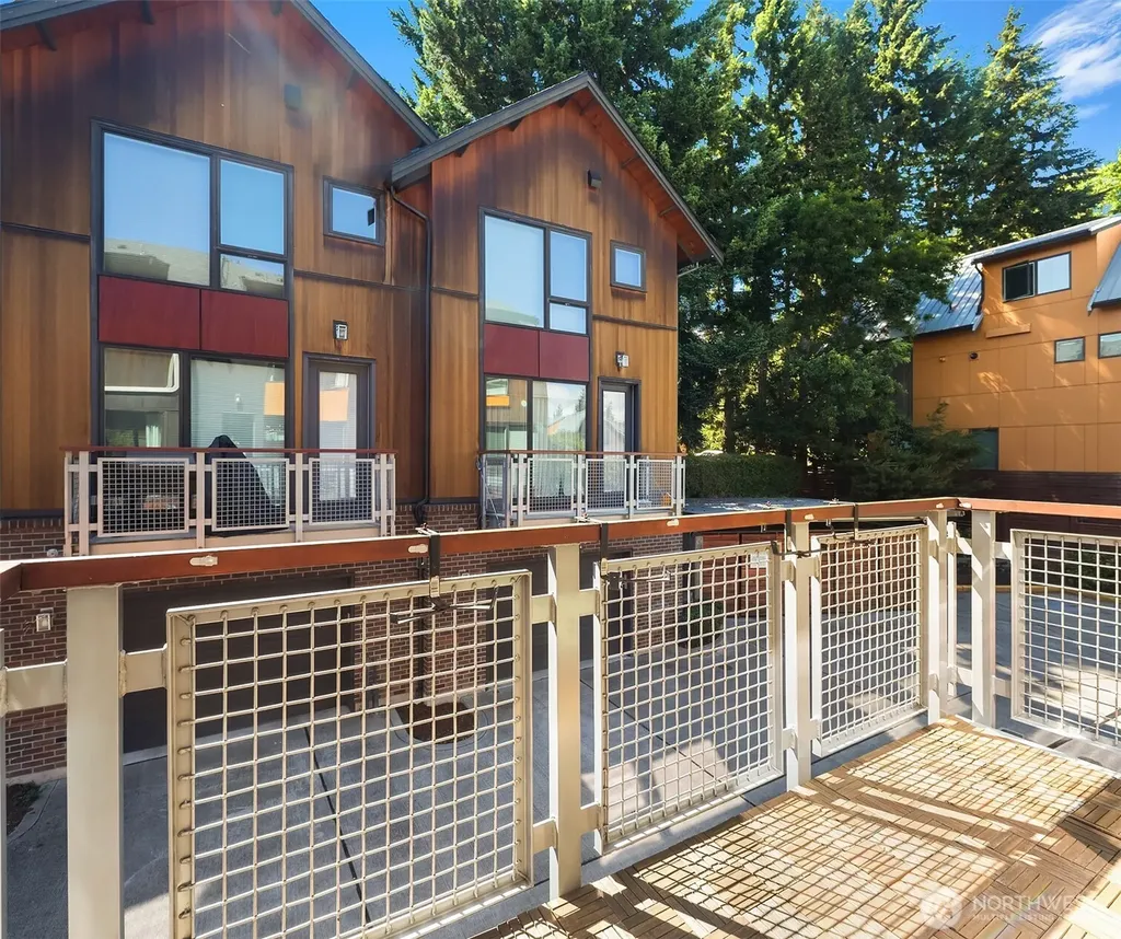 6546 32nd Avenue NE Seattle WA 98115