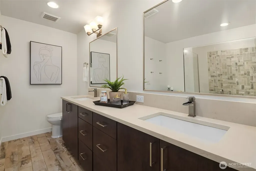 6546 32nd Avenue NE Seattle WA 98115