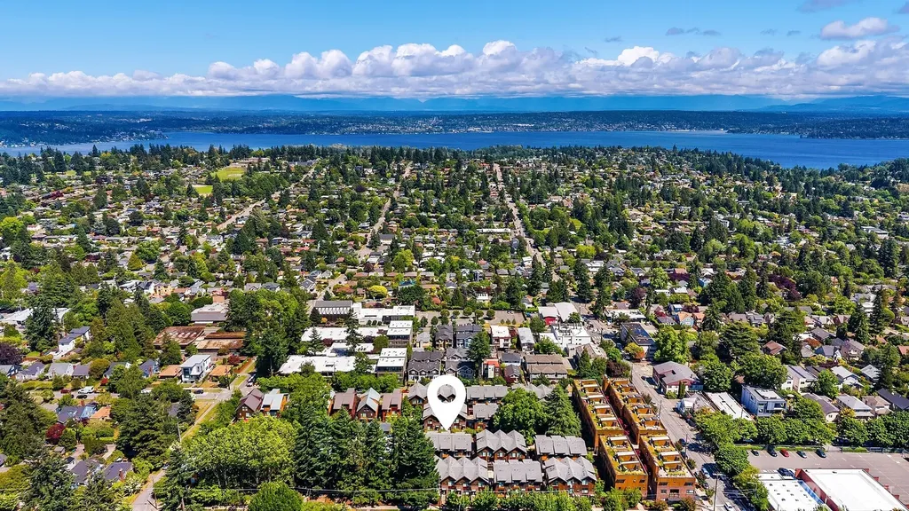 6546 32nd Avenue NE Seattle WA 98115