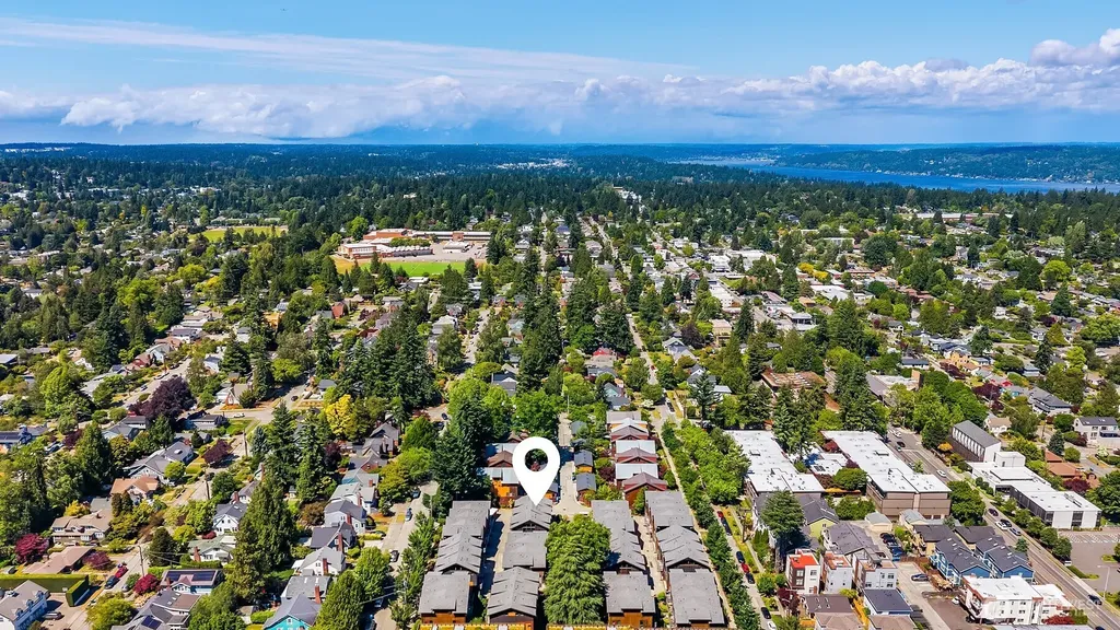 6546 32nd Avenue NE Seattle WA 98115