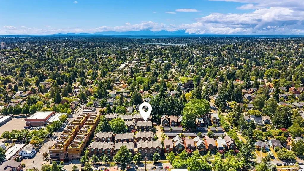 6546 32nd Avenue NE Seattle WA 98115
