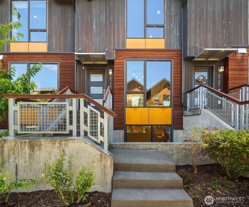 6546 32nd Avenue NE Seattle WA 98115