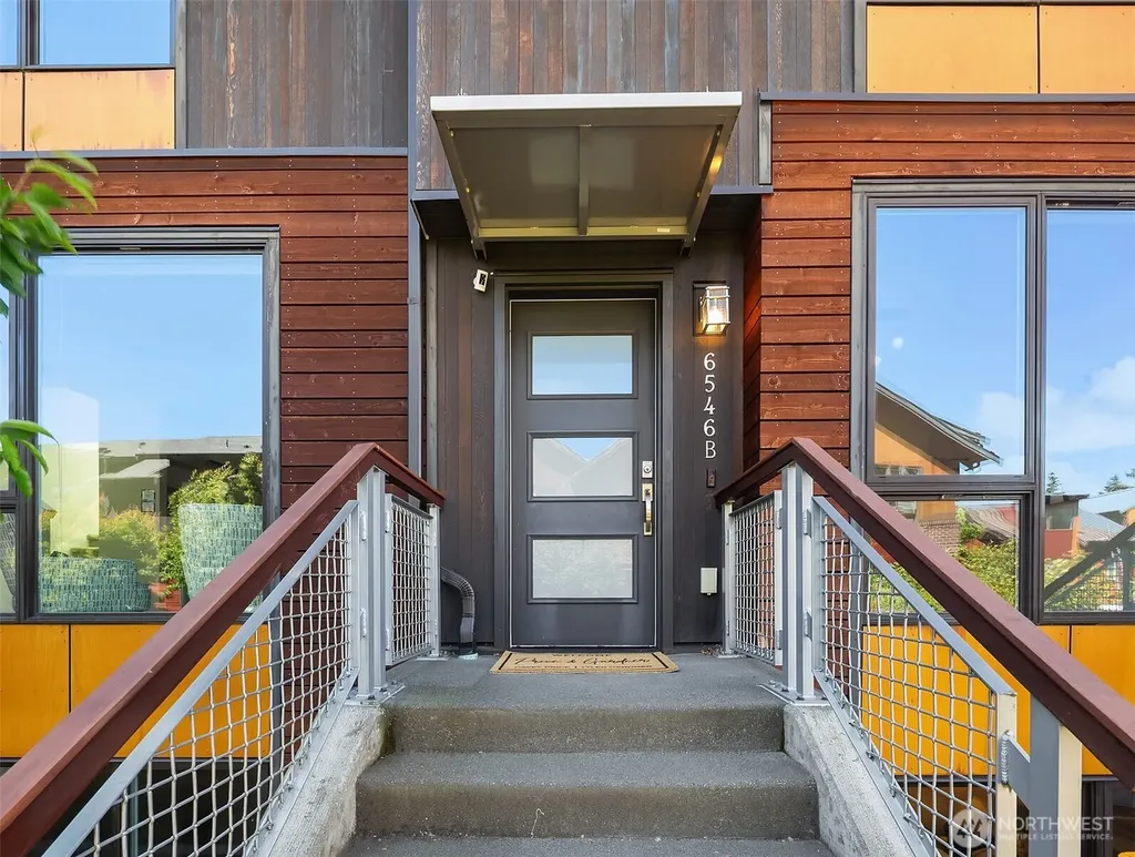 6546 32nd Avenue NE Seattle WA 98115
