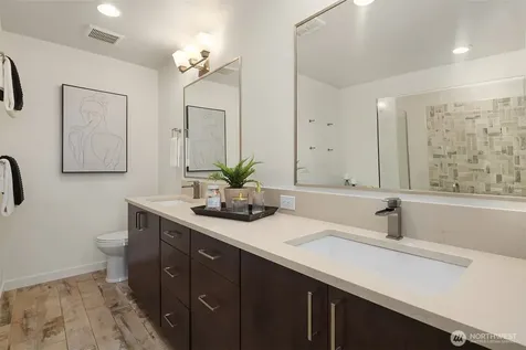 6546 32nd Avenue NE Seattle WA 98115