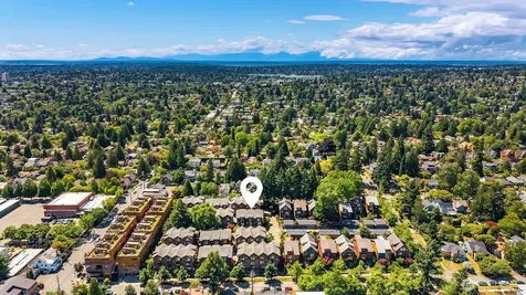 6546 32nd Avenue NE Seattle WA 98115