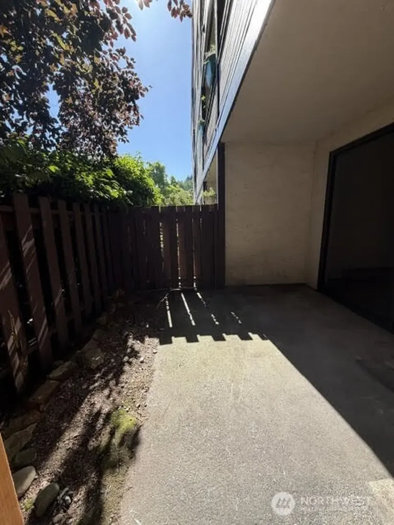 2100 N 106th Street Seattle WA 98133