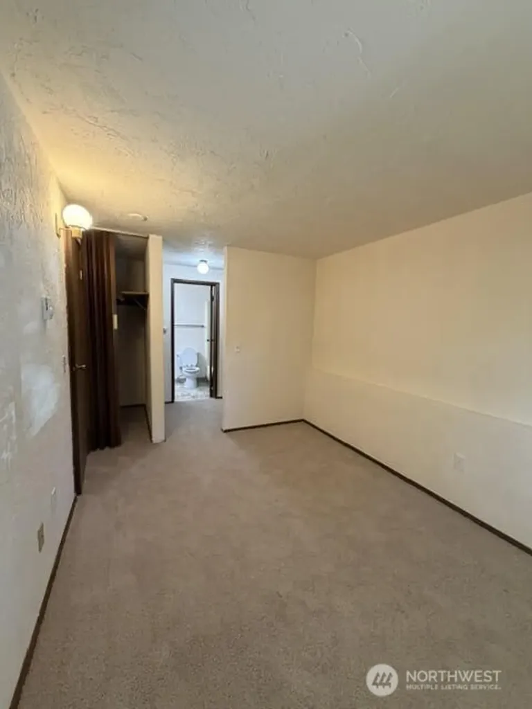 2100 N 106th Street Seattle WA 98133