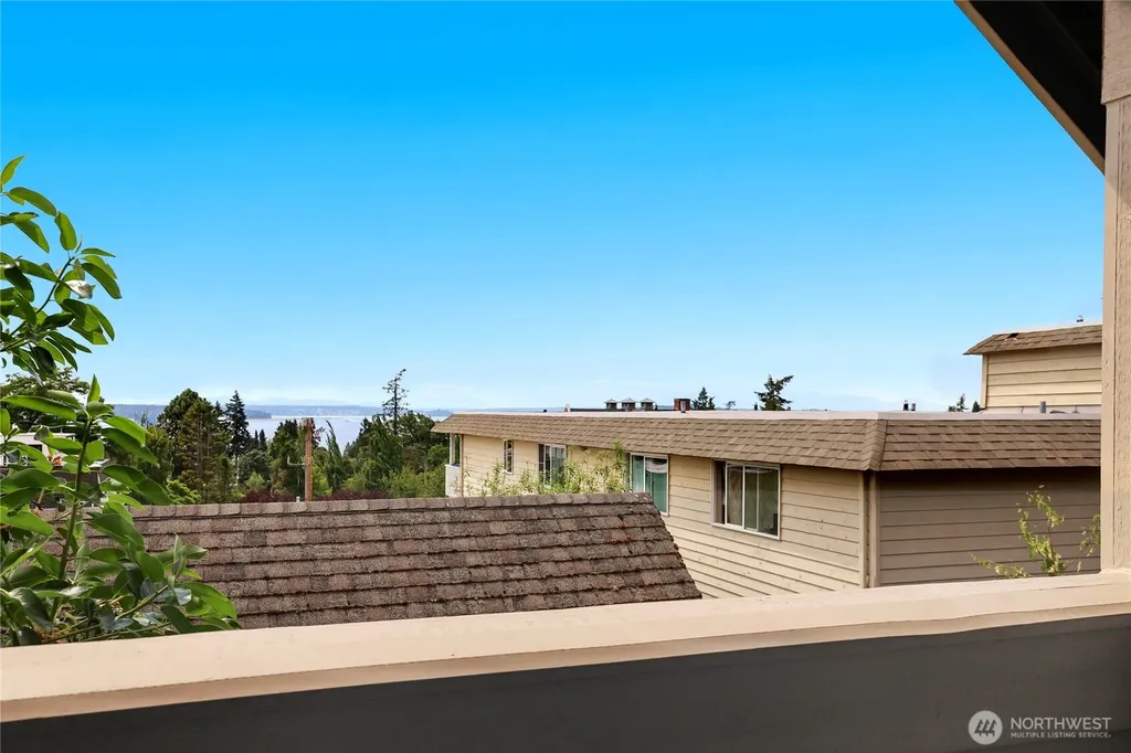 7114 California Avenue SW Seattle WA 98136