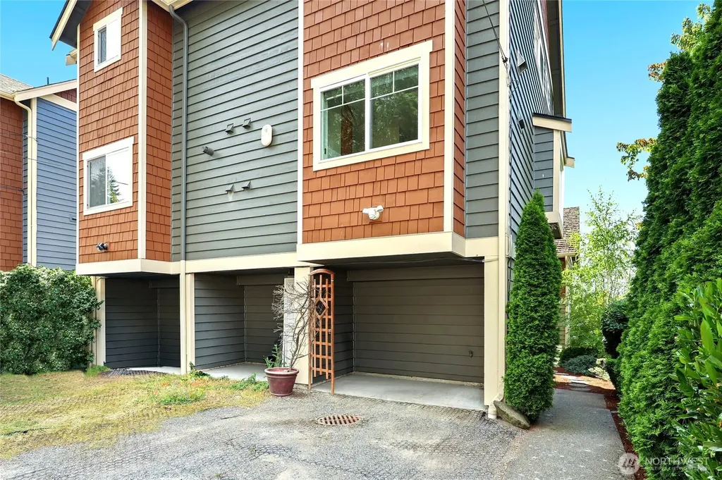 7114 California Avenue SW Seattle WA 98136