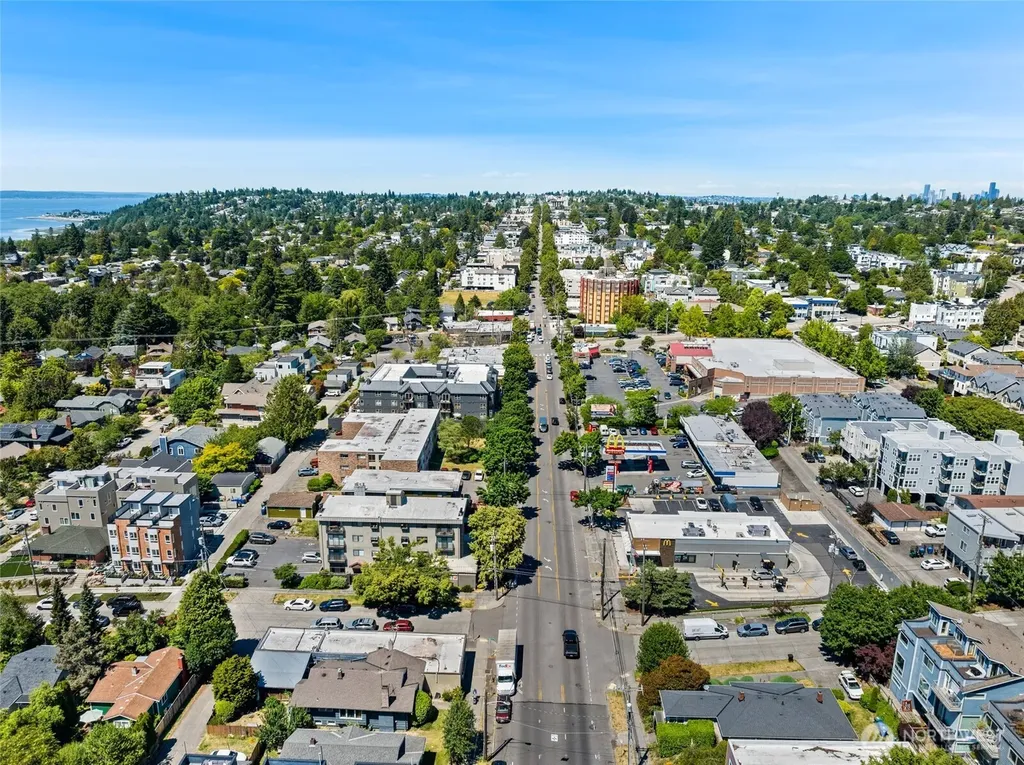 7114 California Avenue SW Seattle WA 98136