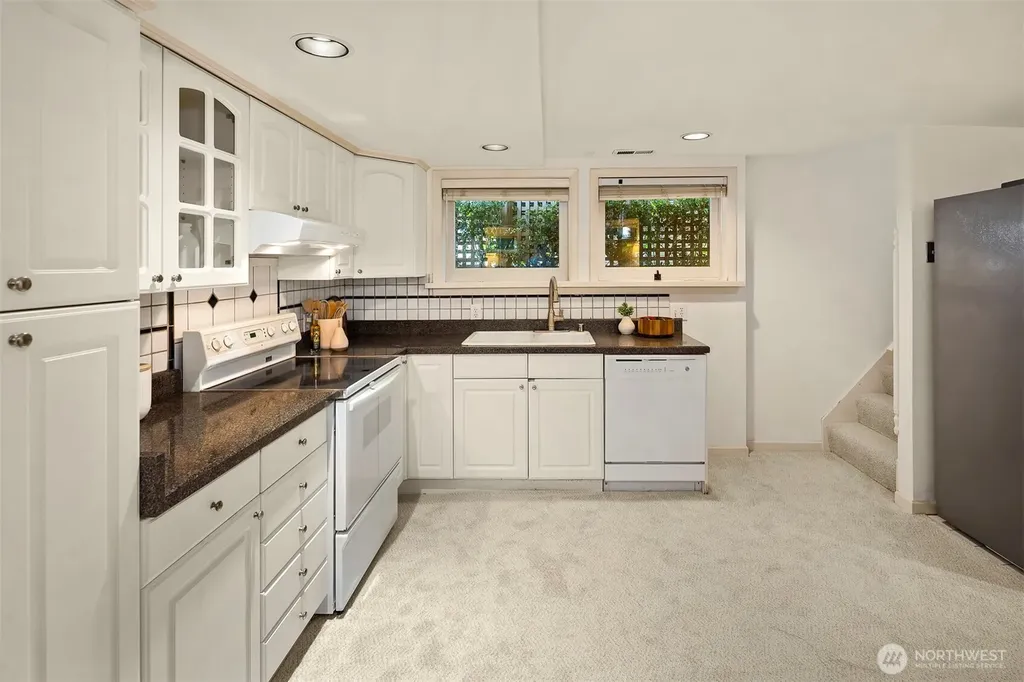 1906 10th Avenue E Seattle WA 98102