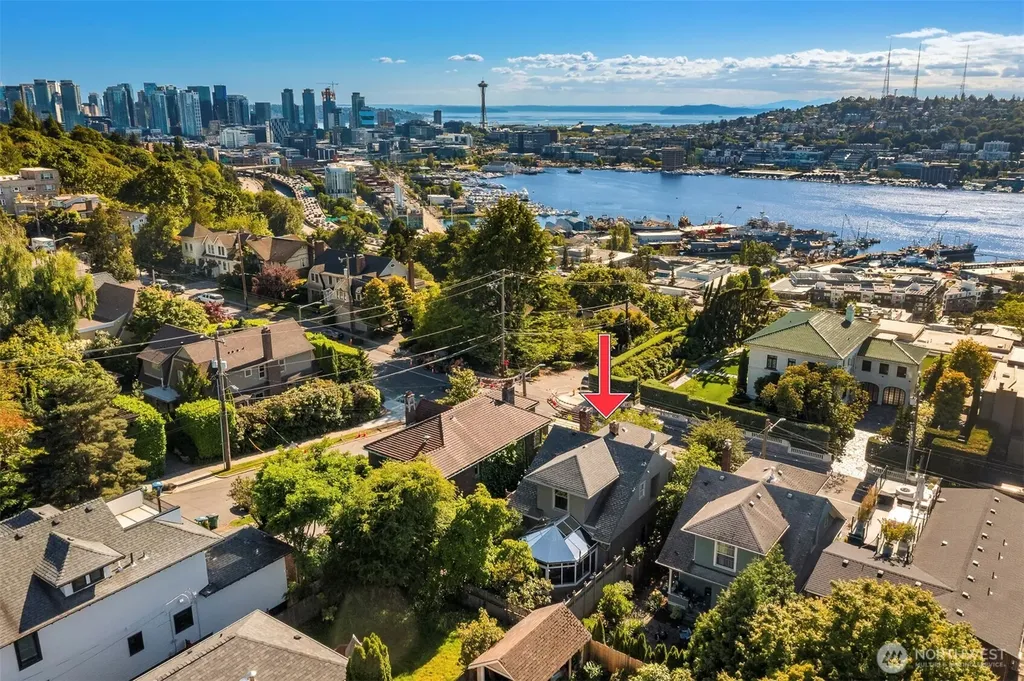1906 10th Avenue E Seattle WA 98102