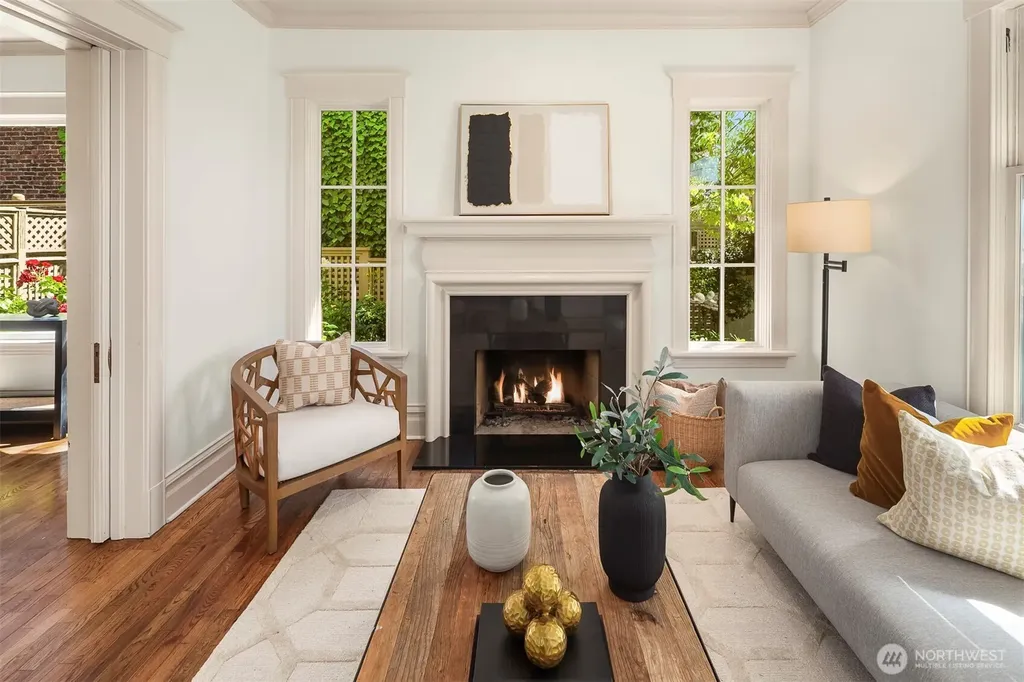 1906 10th Avenue E Seattle WA 98102