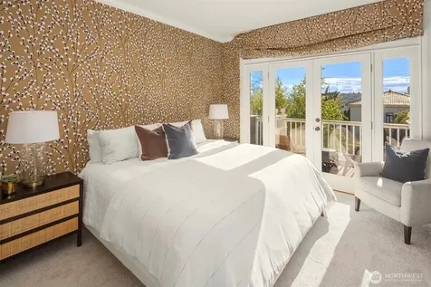 1906 10th Avenue E Seattle WA 98102