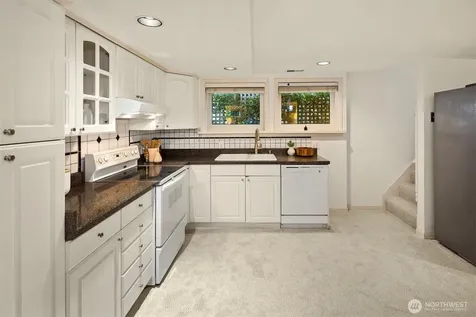 1906 10th Avenue E Seattle WA 98102