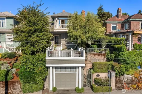 1906 10th Avenue E Seattle WA 98102
