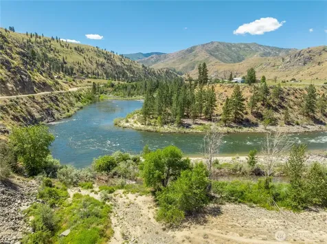 164 Burma Road Pateros WA 98846