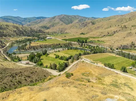 164 Burma Road Pateros WA 98846